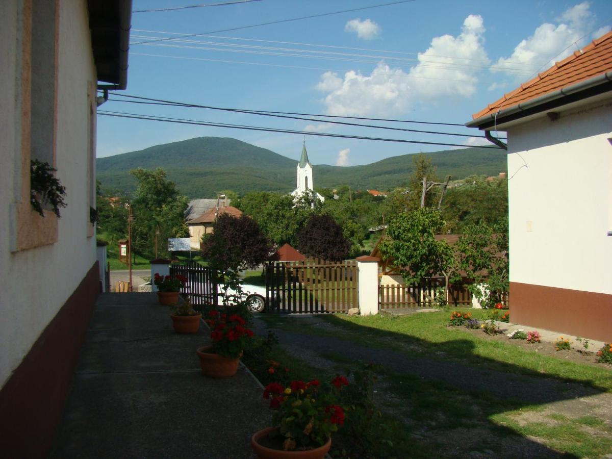 Zempleni Szallashely Fony Exterior photo