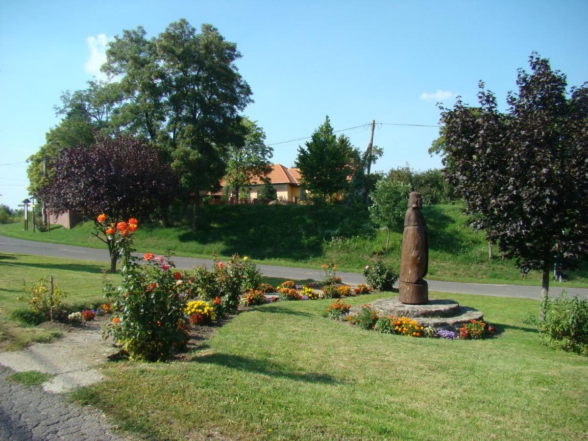 Zempleni Szallashely Fony Exterior photo